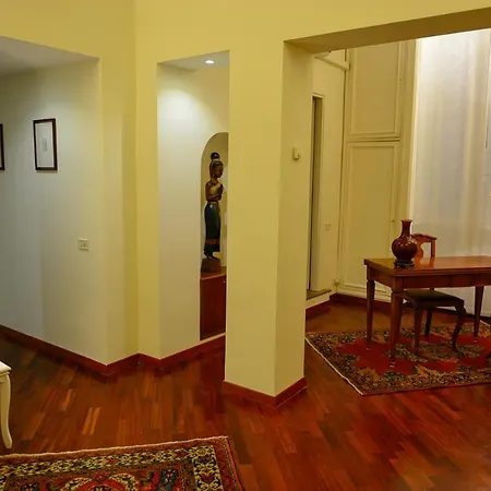 Il Leoncino Apartment