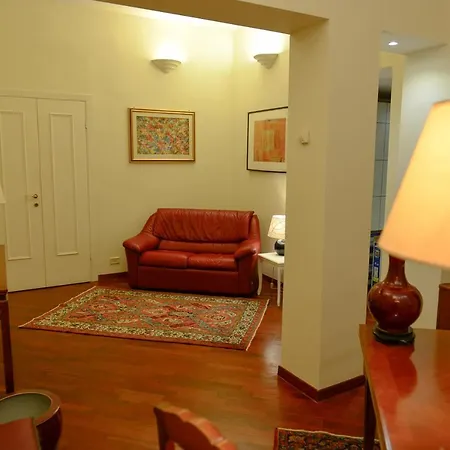 Il Leoncino Apartment *